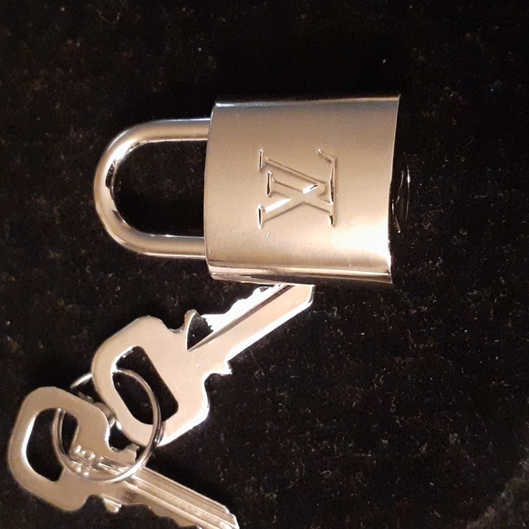 LOUIS VUITTON SILVER LOCK &  TWO KEYS #315 - Picture 1 of 6